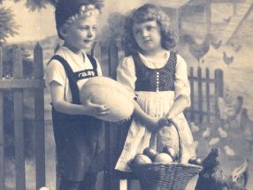 Kinder zu Ostern